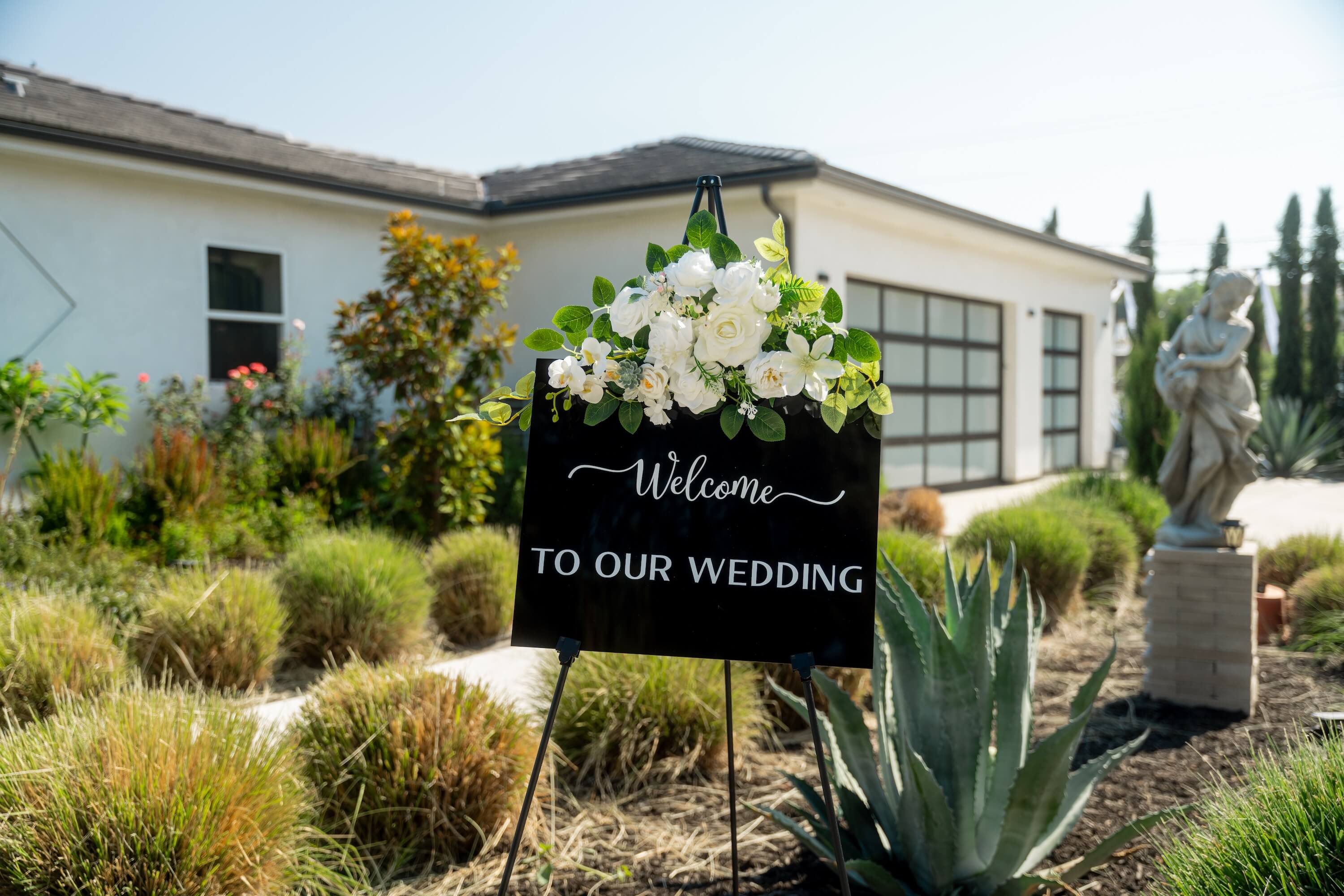 Elegant wedding moment